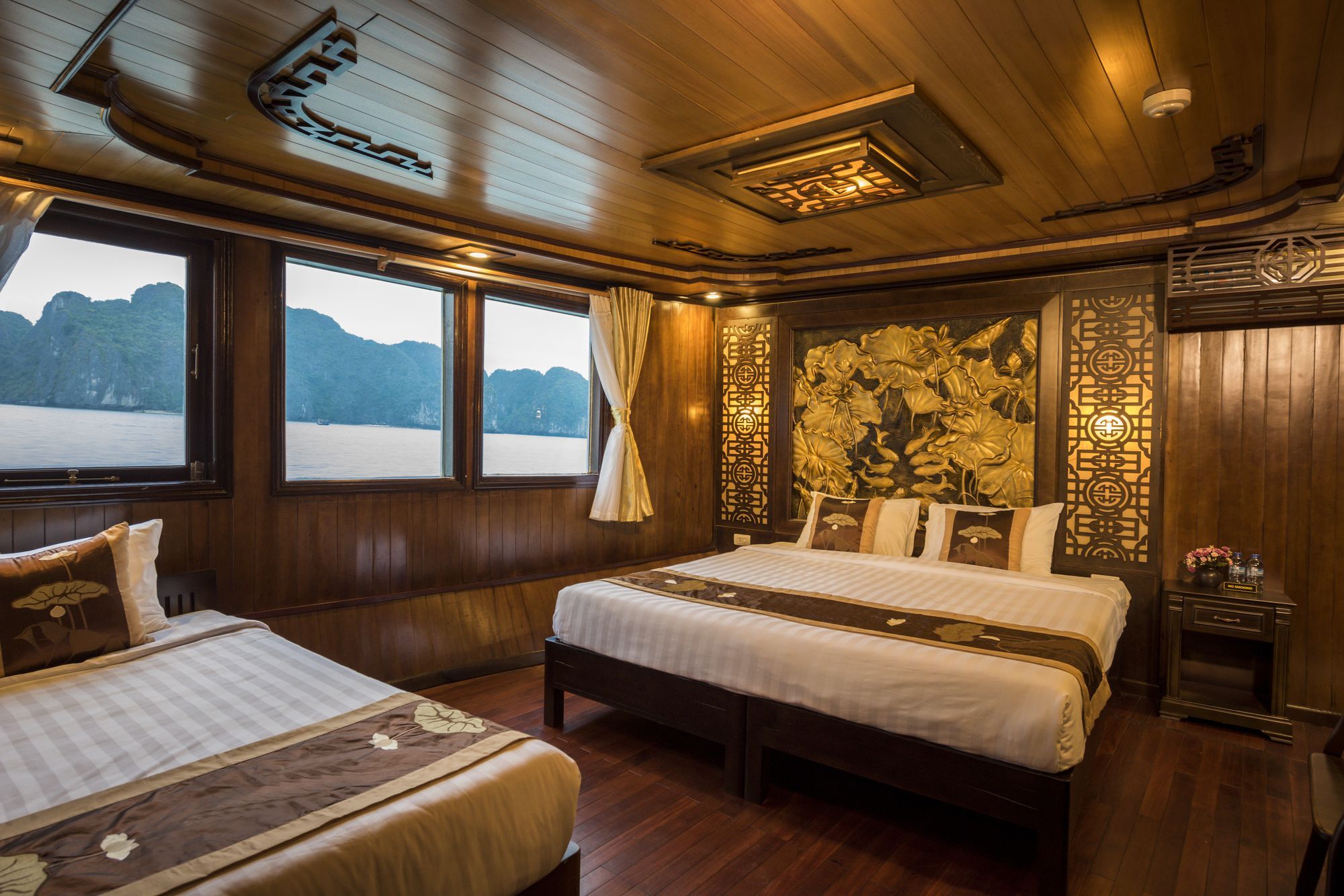 Renea Cruises Halong Ha Long