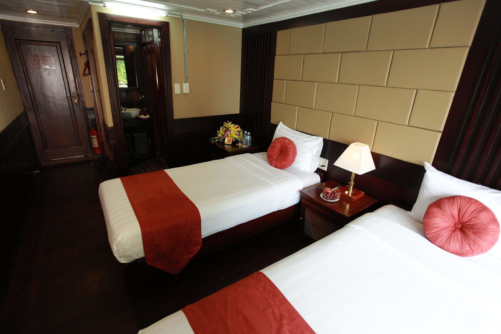 Halong Majestic Legend Cruise  4*