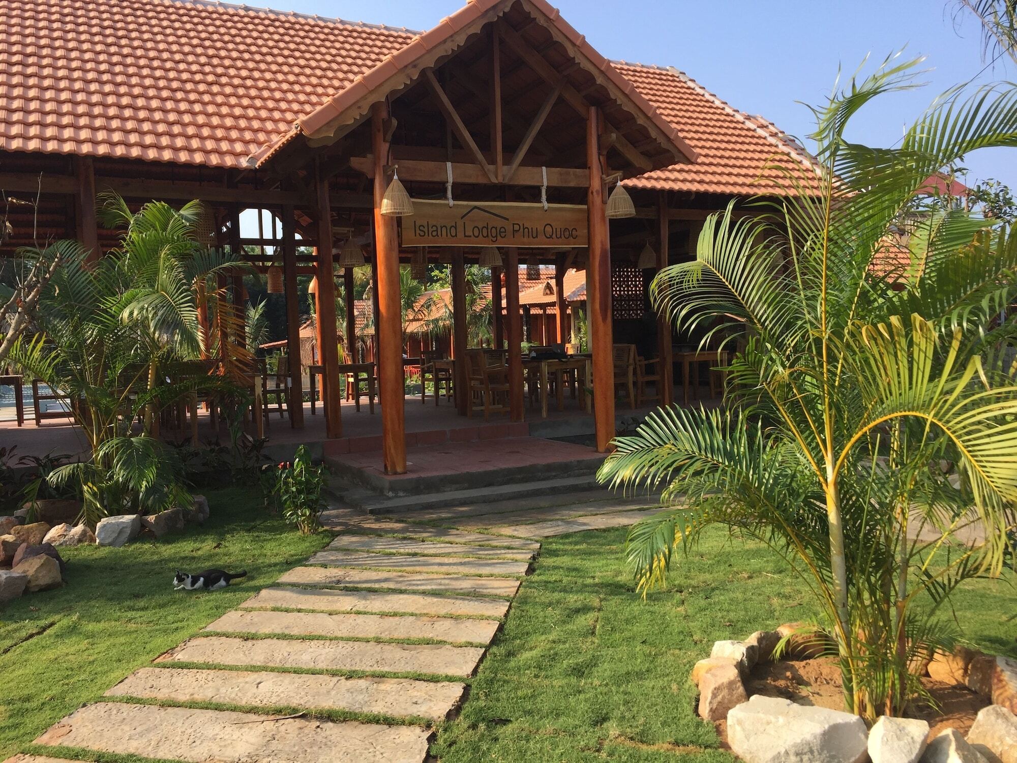 Island Resort 3*