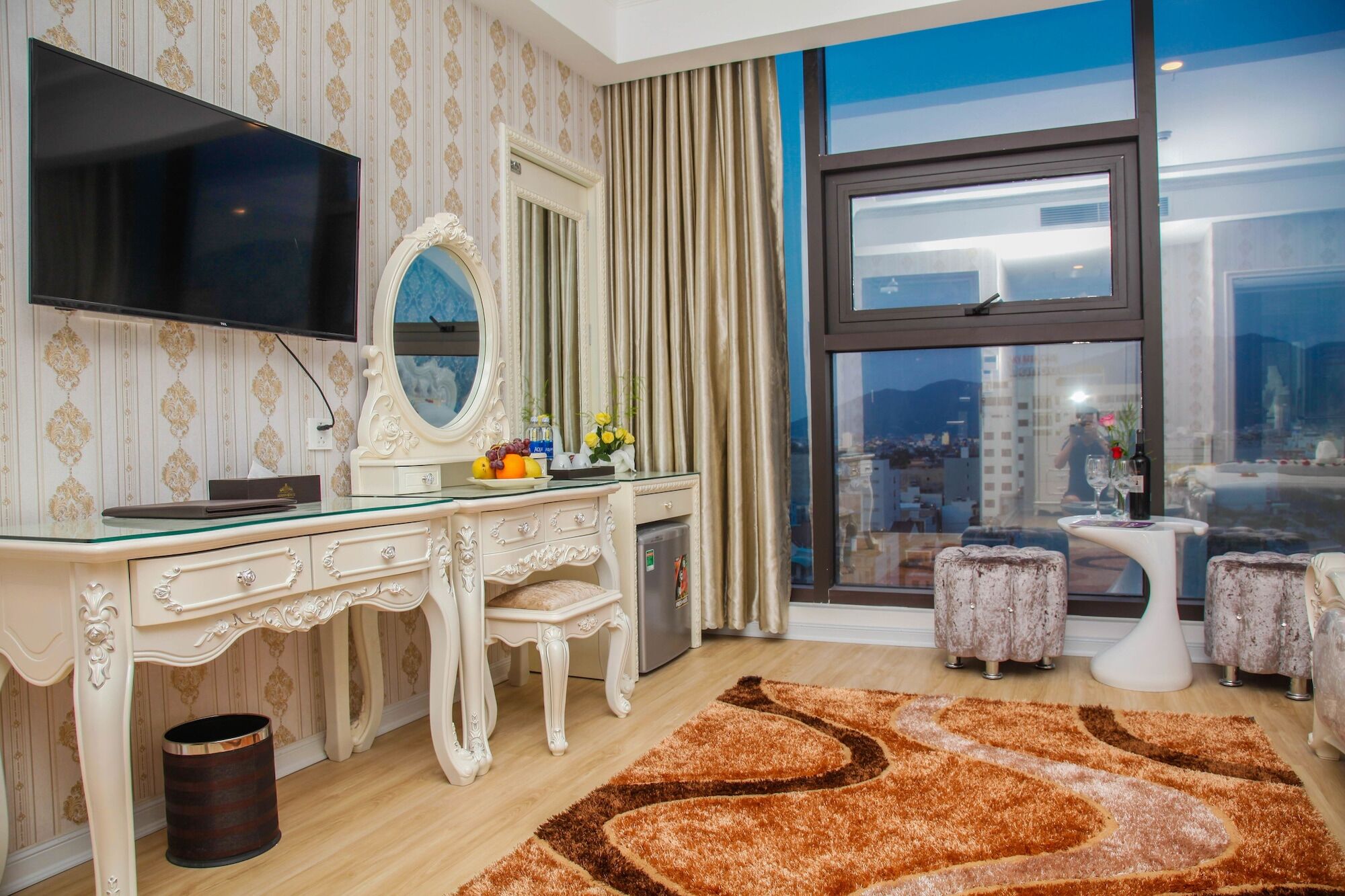 Golden Rose Khách sạn 4*