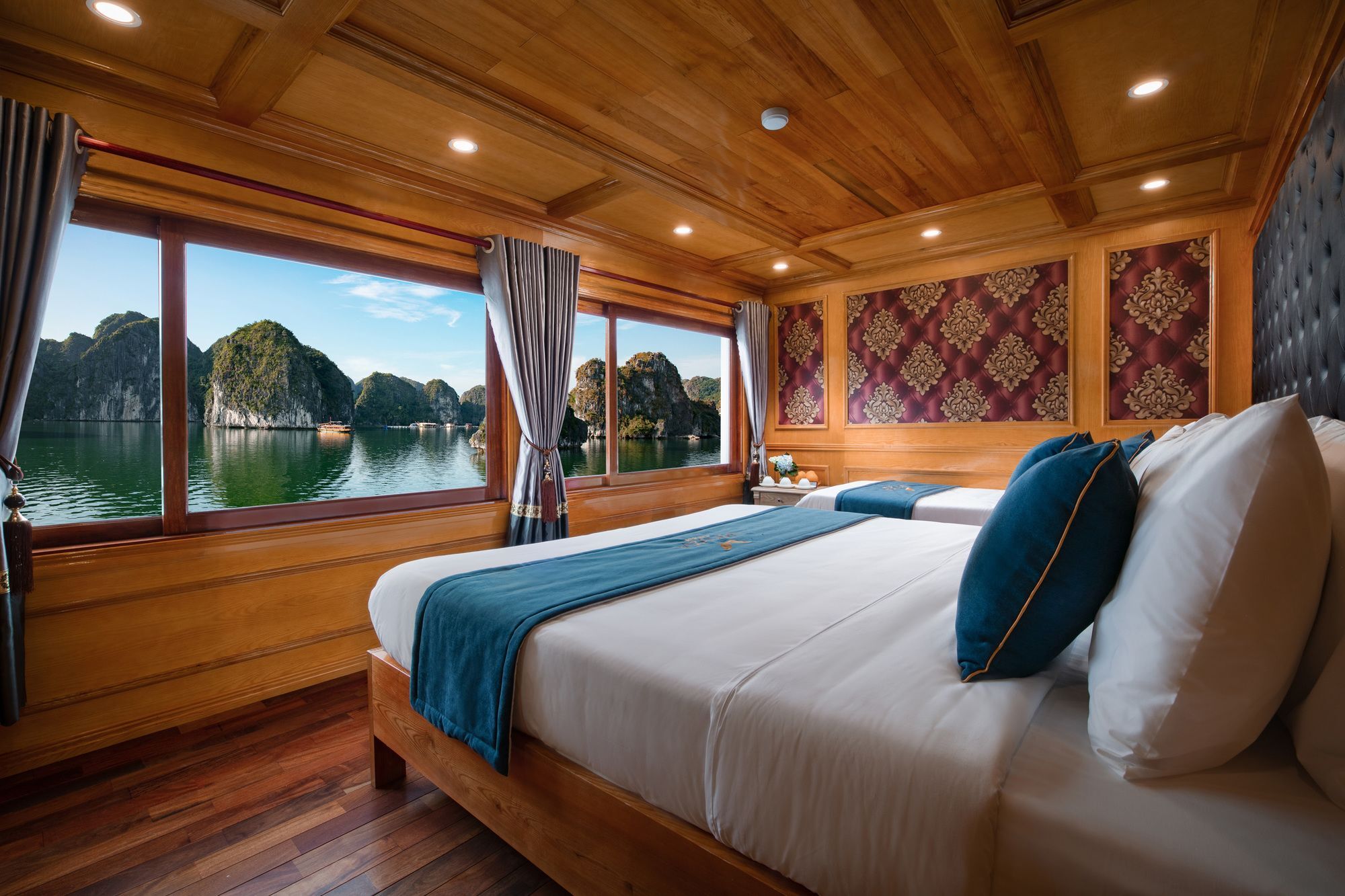 Venezia Cruises  4*