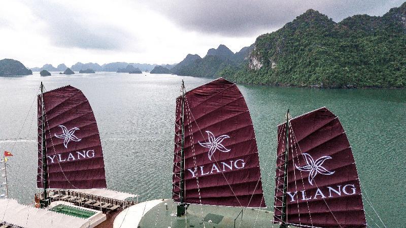 Heritage Line Ylang Cruise - Halong Bay & Lan Ha Bay 5*