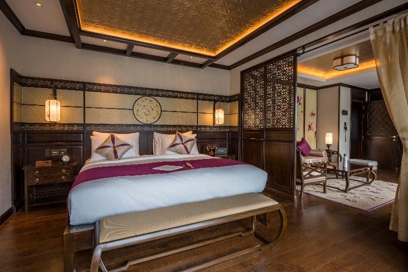 Heritage Line Ylang Cruise - Halong Bay & Lan Ha Bay Hạ Long