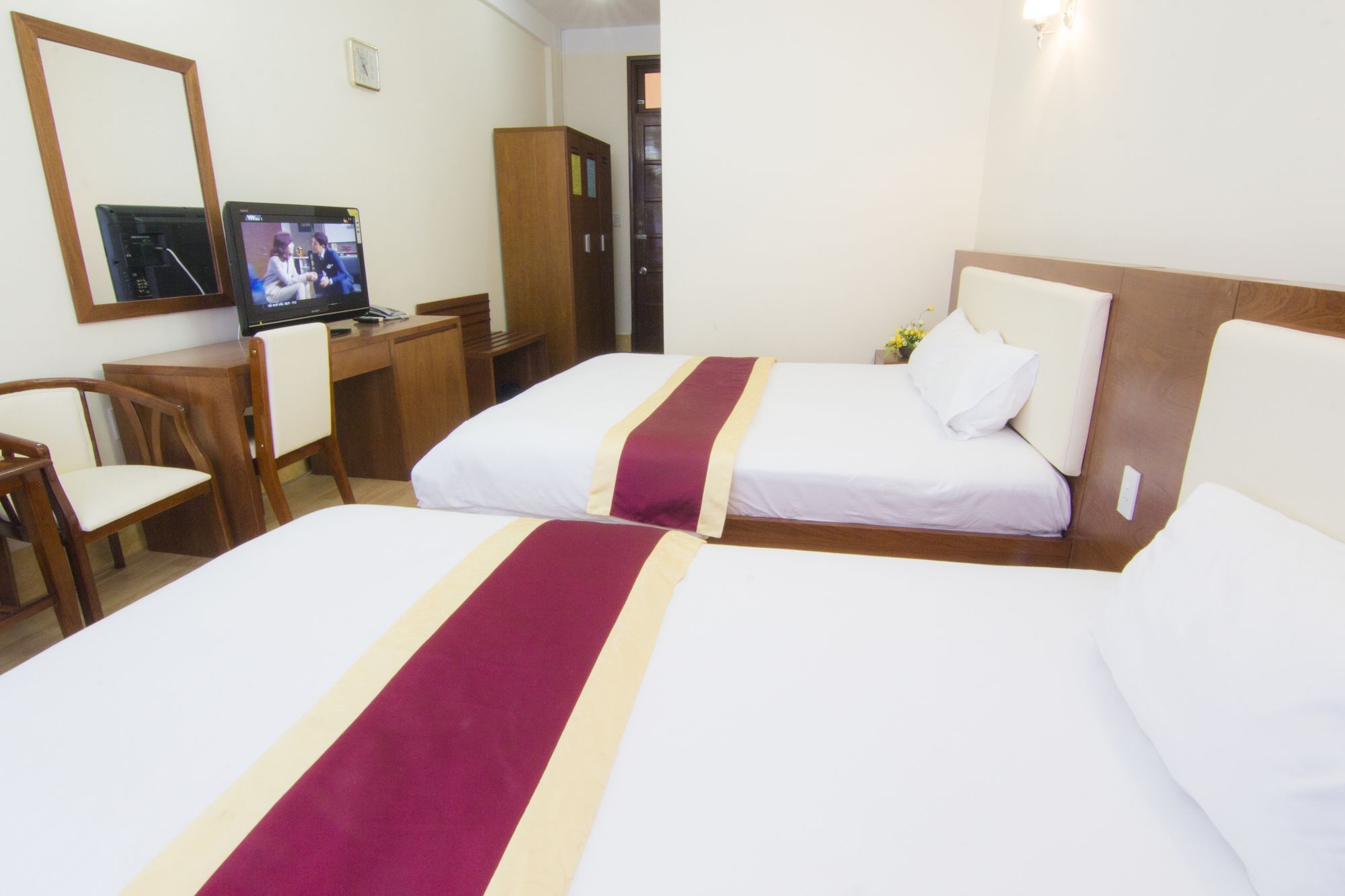 Ngan Hang Hotel 2*