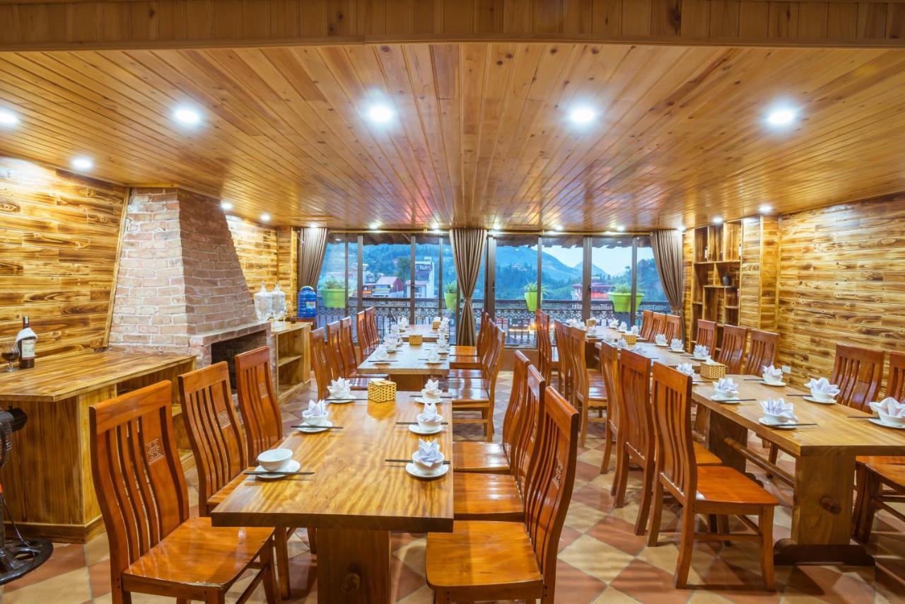 Khách sạn Full House