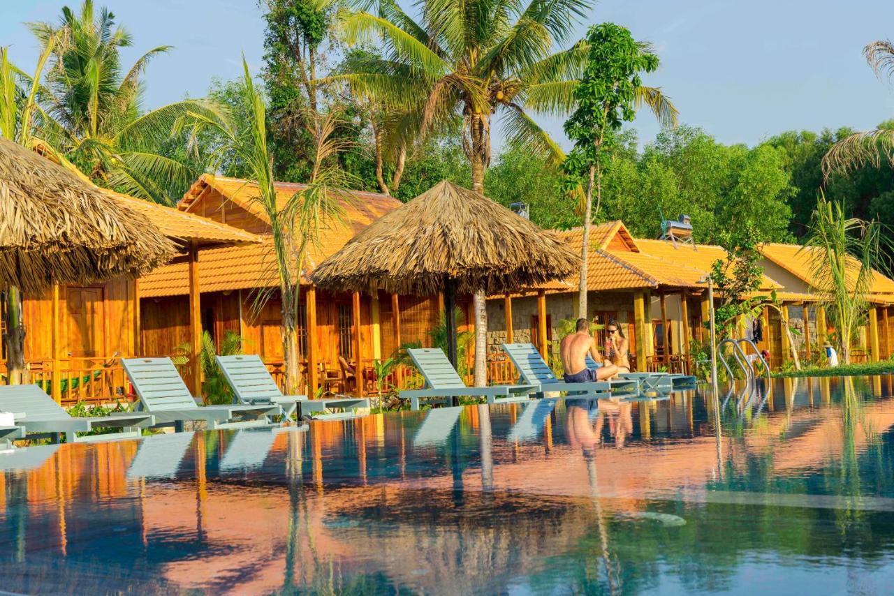 Resort Island 3*
