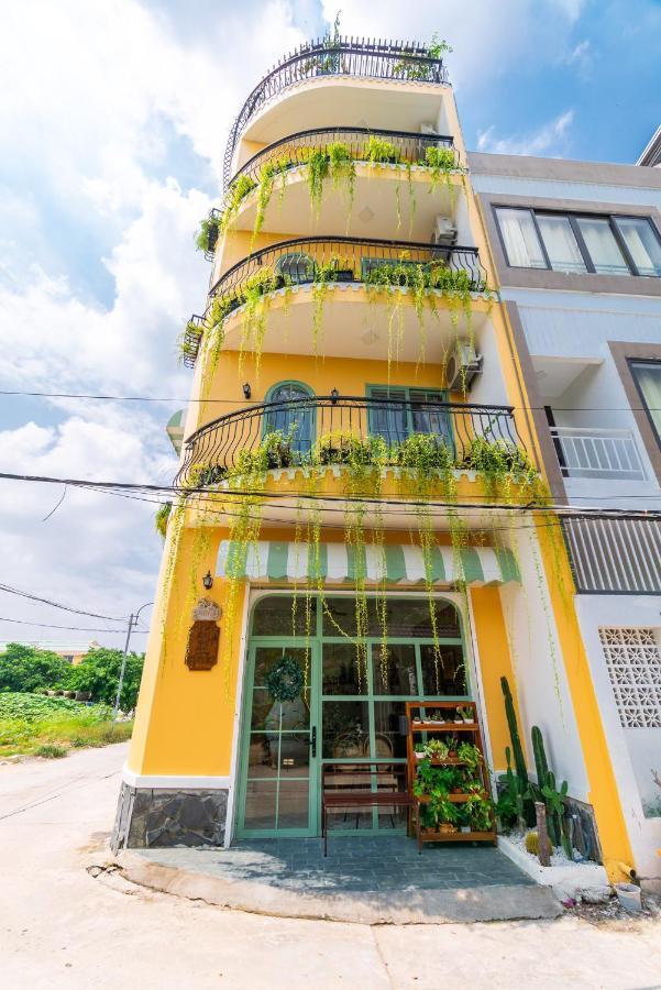 Nang House Homestay *