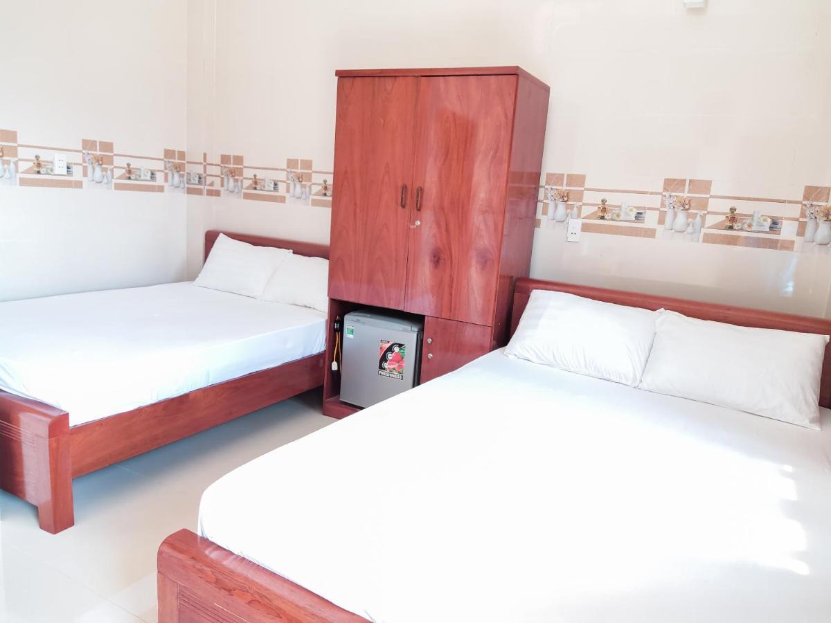 Khang Homestay Beach Hotel 2*