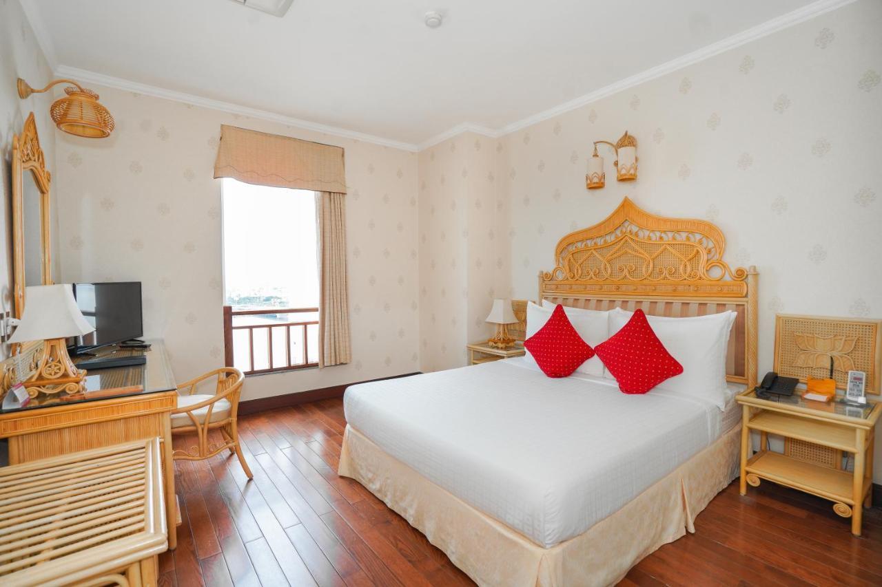 Senriver Hotel 4*