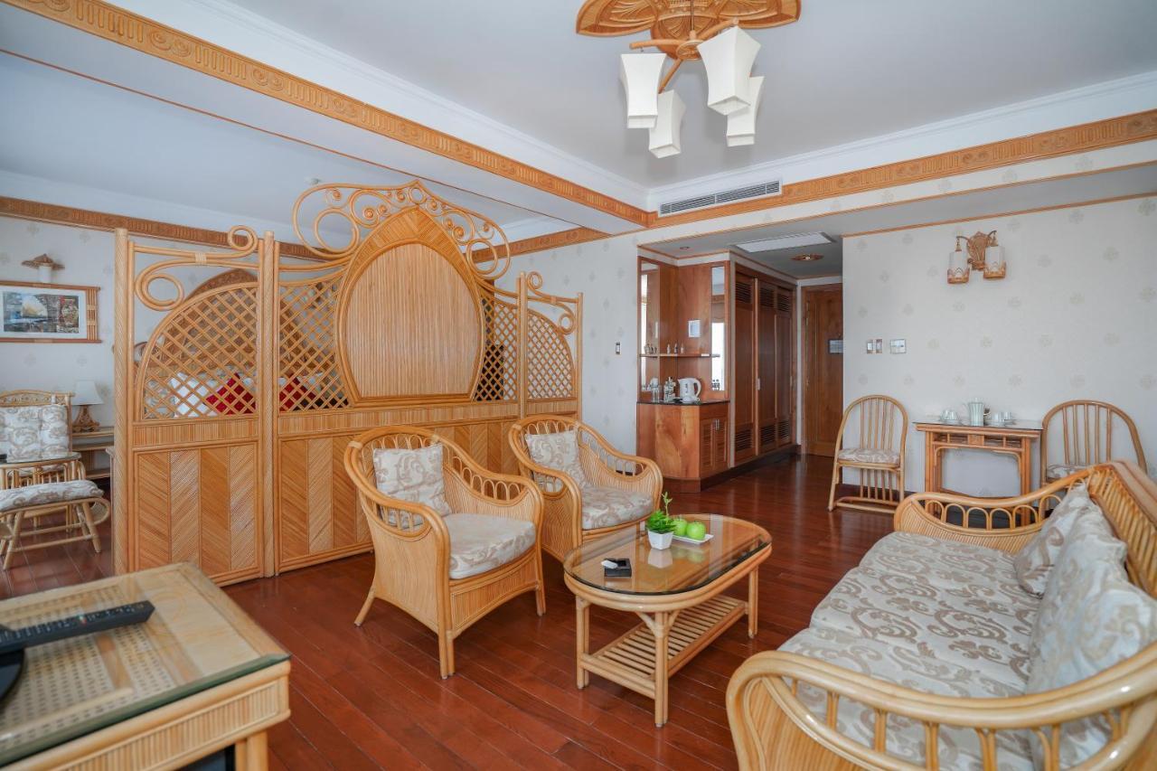 Senriver Hotel 4*