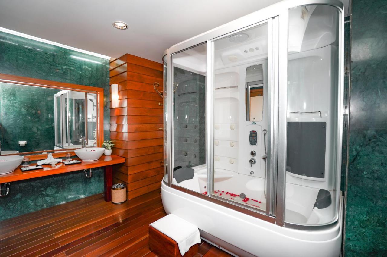 Senriver Hotel 4*