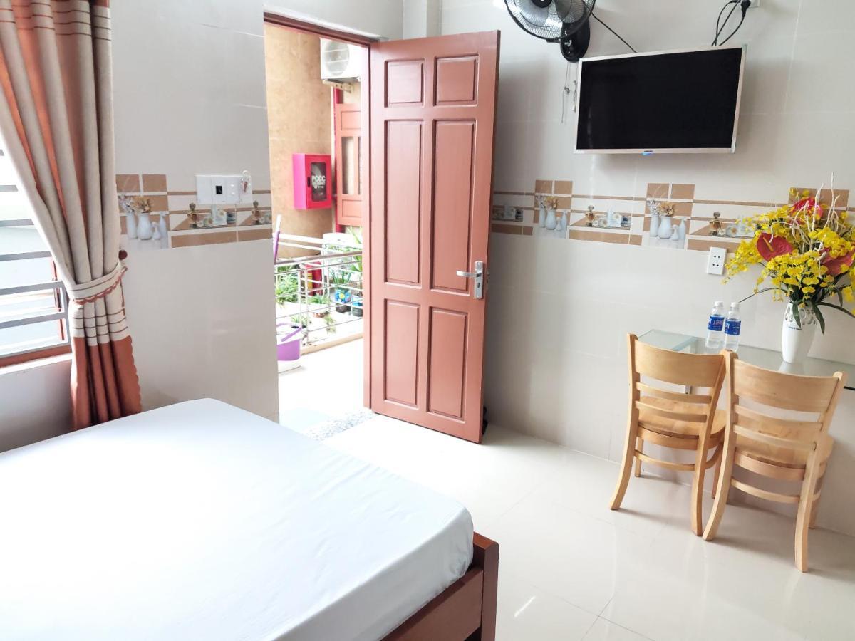 Khang Homestay Beach 2*