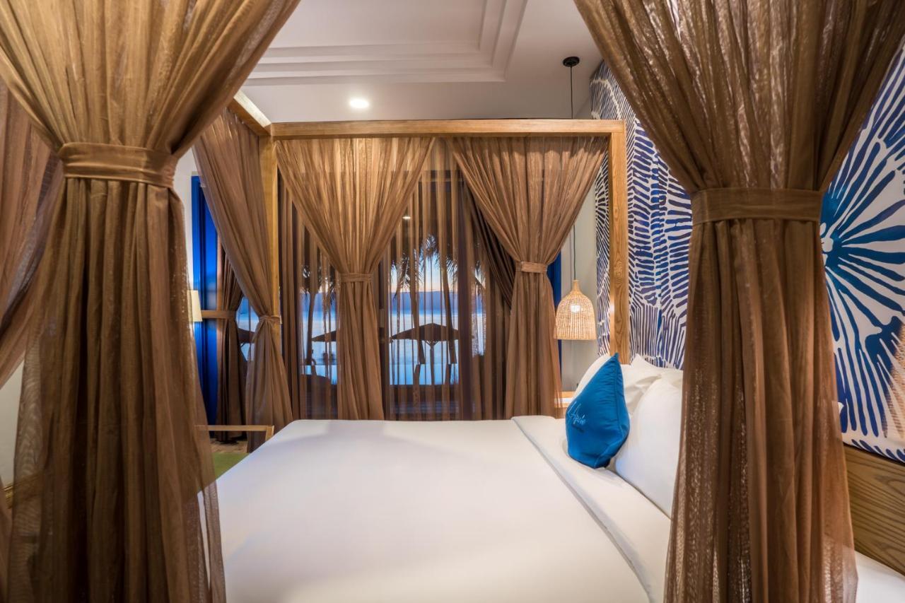 Resort L'azure And 4*