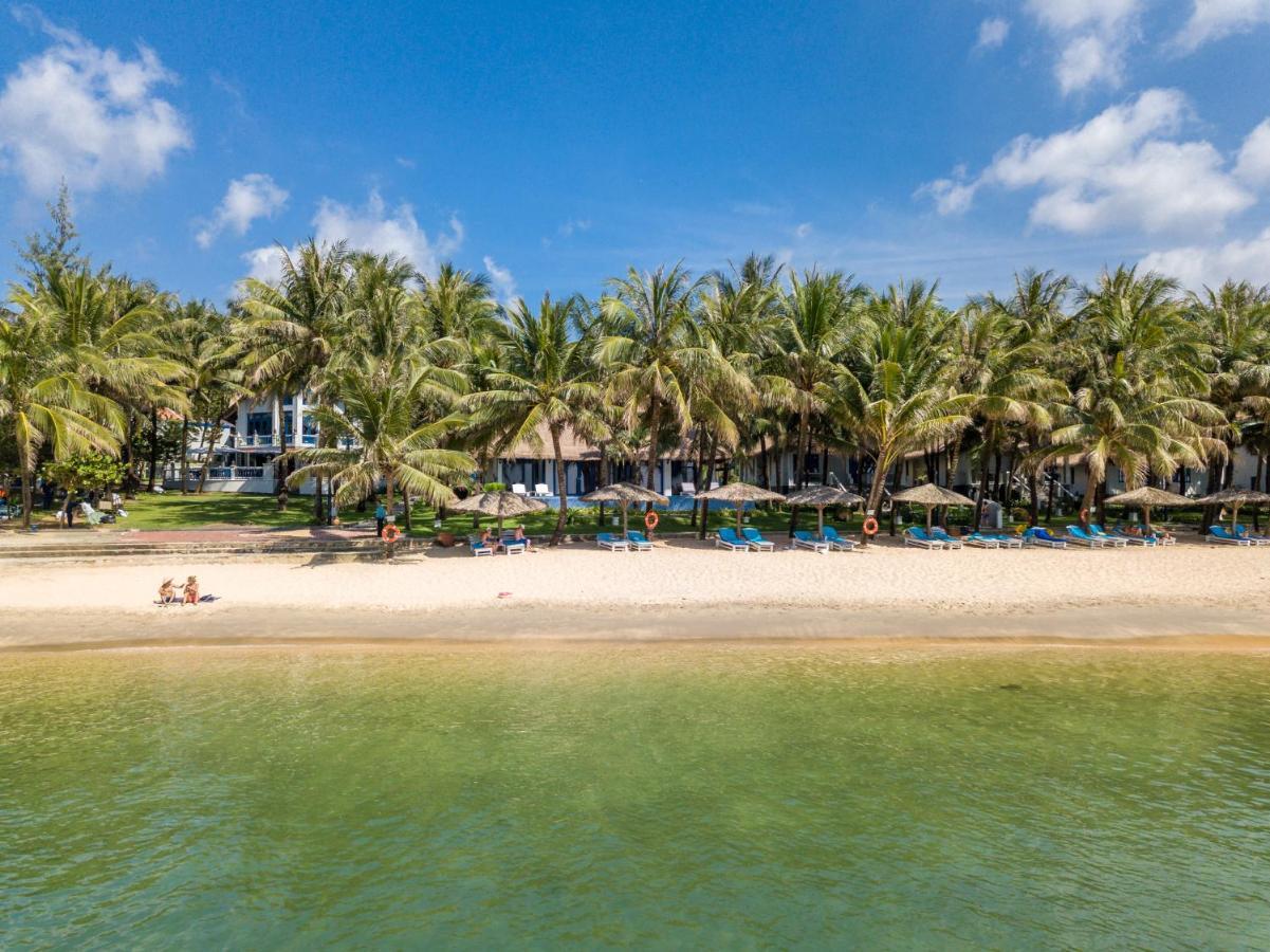Resort L'azure And 4*