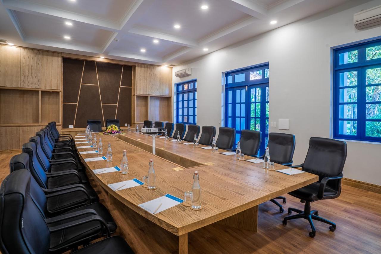 Resort L'azure And Phu Quoc