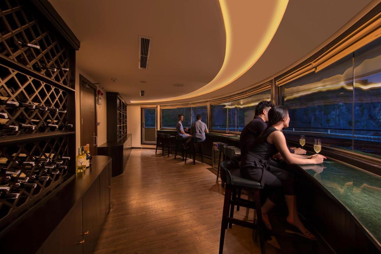 Scarlet Pearl Cruises - Wonder On Lan Ha Bay 5*