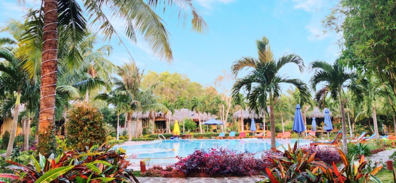 Dugong Resort 3*