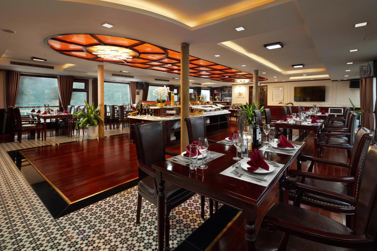 Dora Cruise By Hag 5*