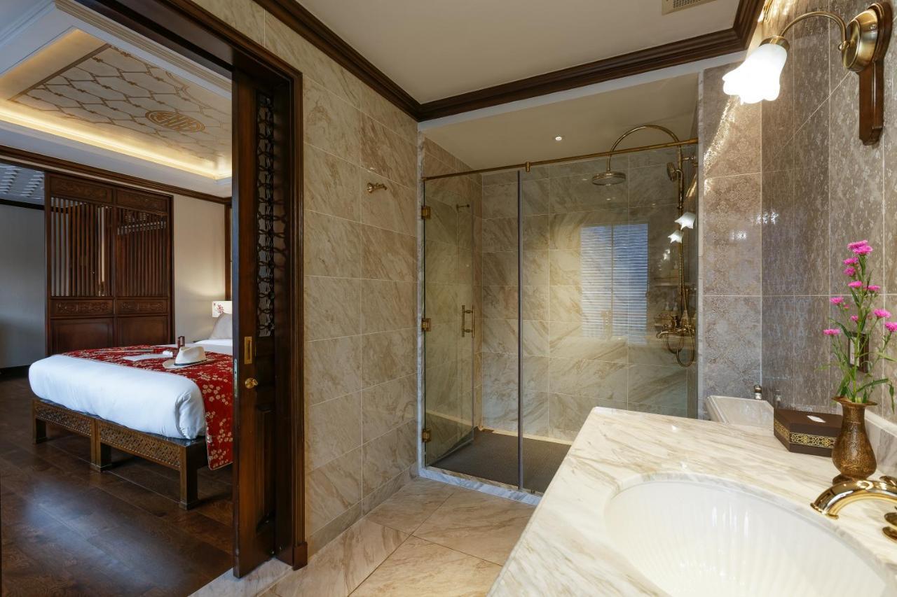 Heritage Line Ylang Cruise - Halong Bay & Lan Ha Bay