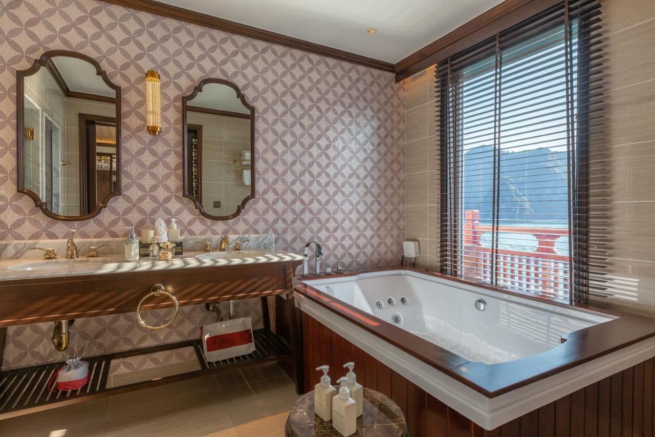 Heritage Line Ylang Cruise - Halong Bay & Lan Ha Bay 5*