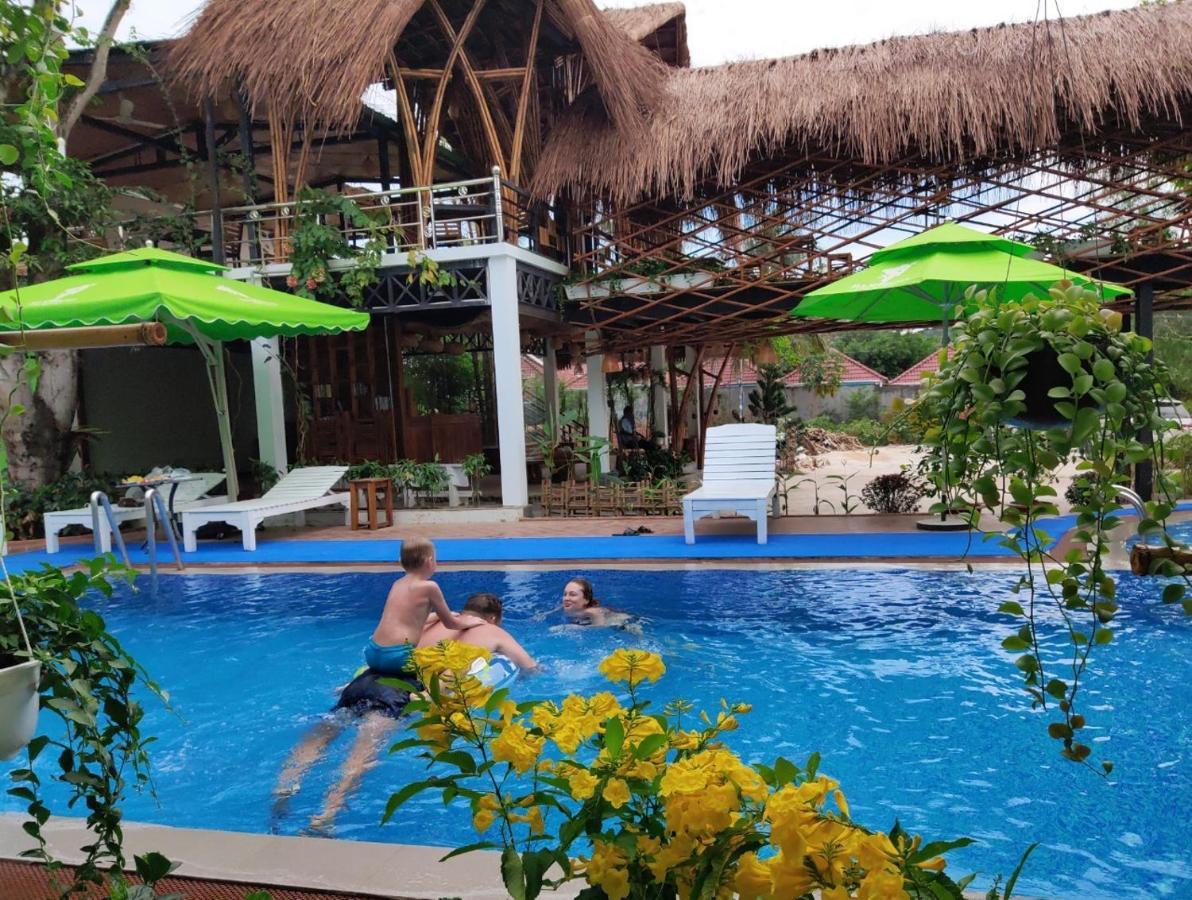 Resort Bamboo