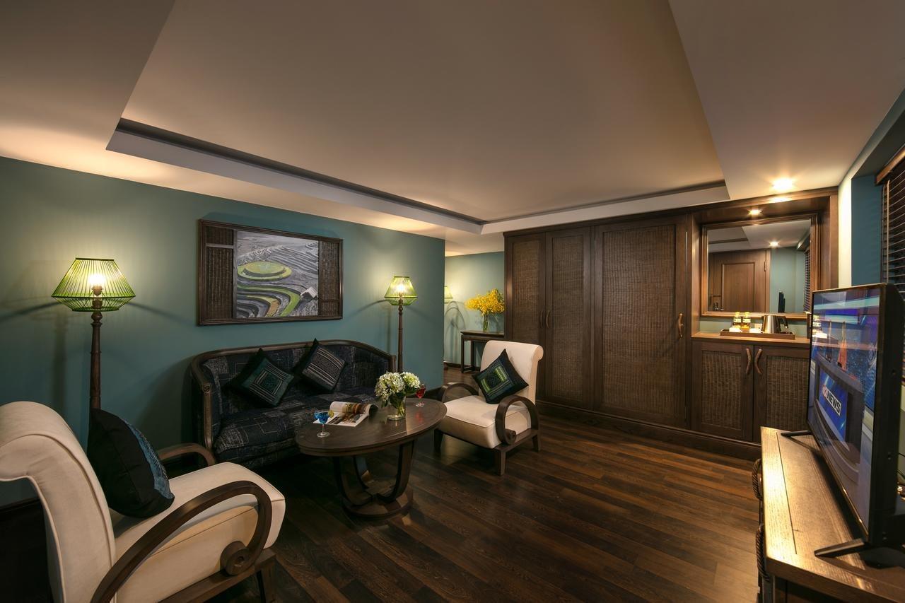 Pistachio Hotel