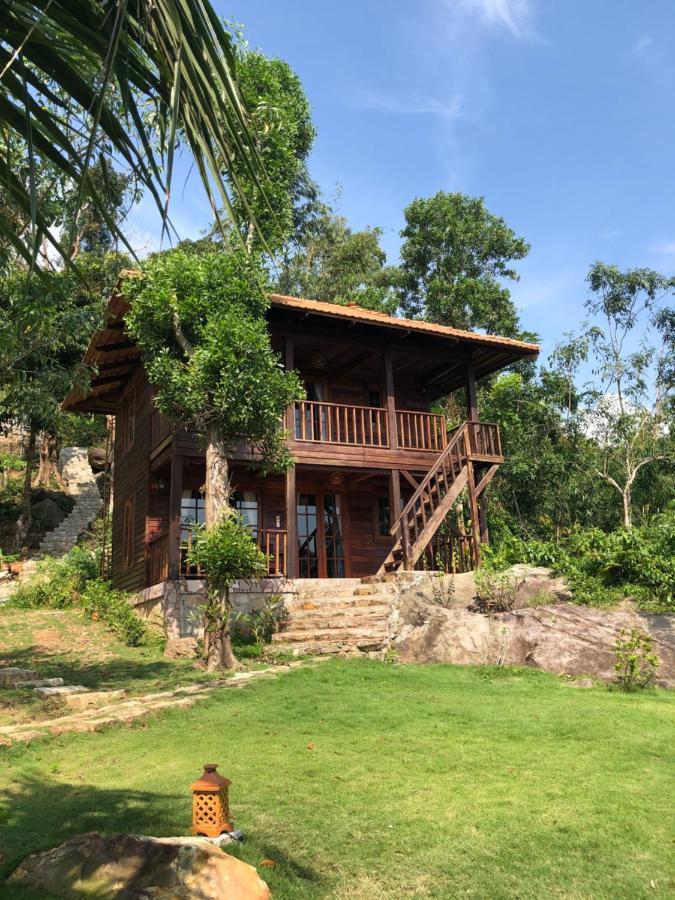 The Whispering Canopy Hotel
