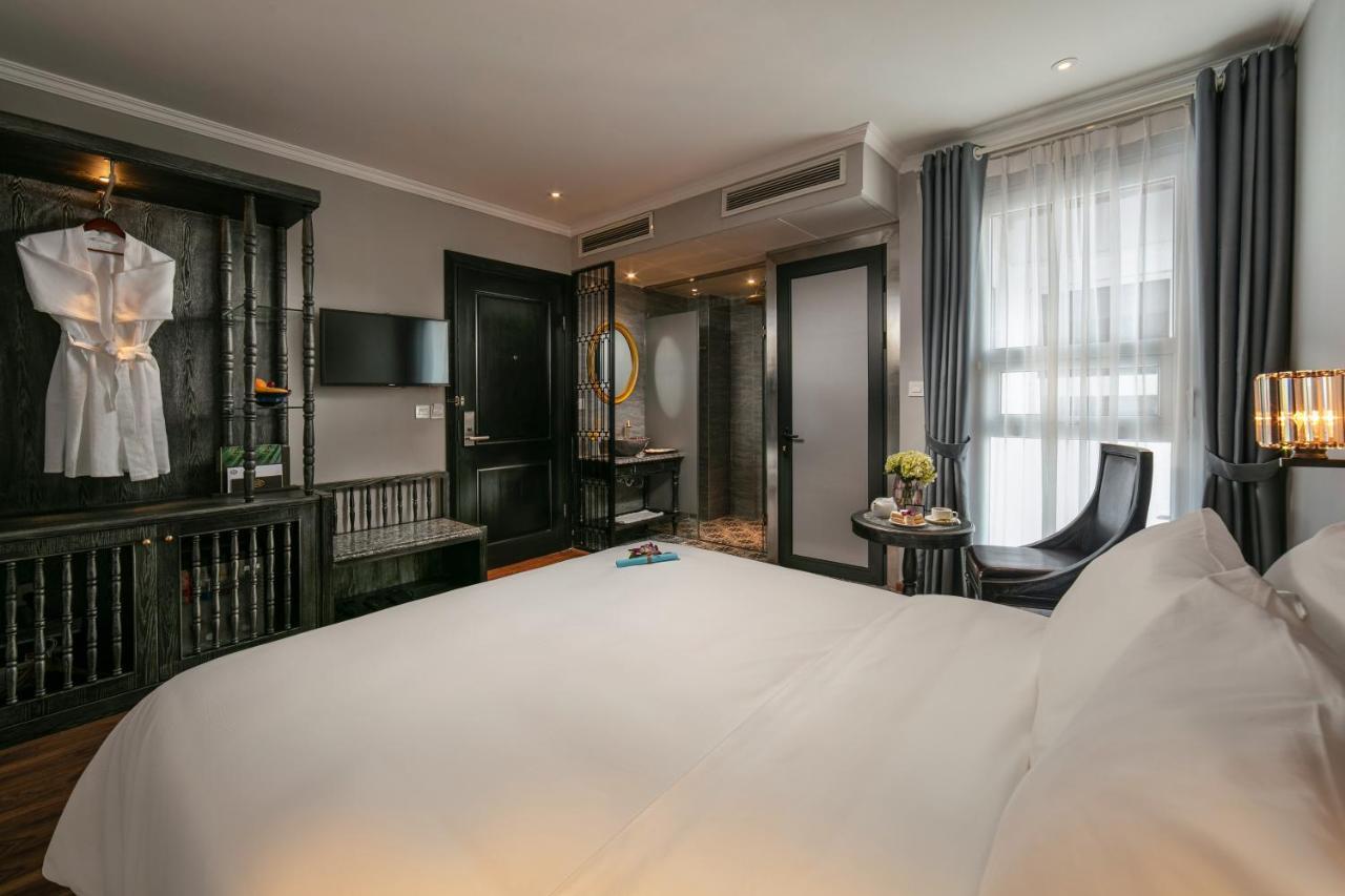 Hotel Shining & 4*