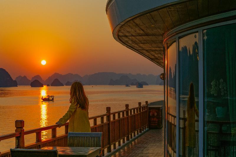 Heritage Line Ylang Cruise - Halong Bay & Lan Ha Bay 5*