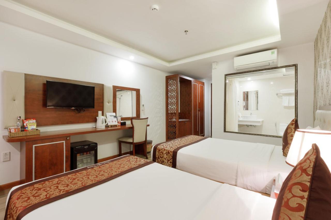 Paris Luxury & Hotel
