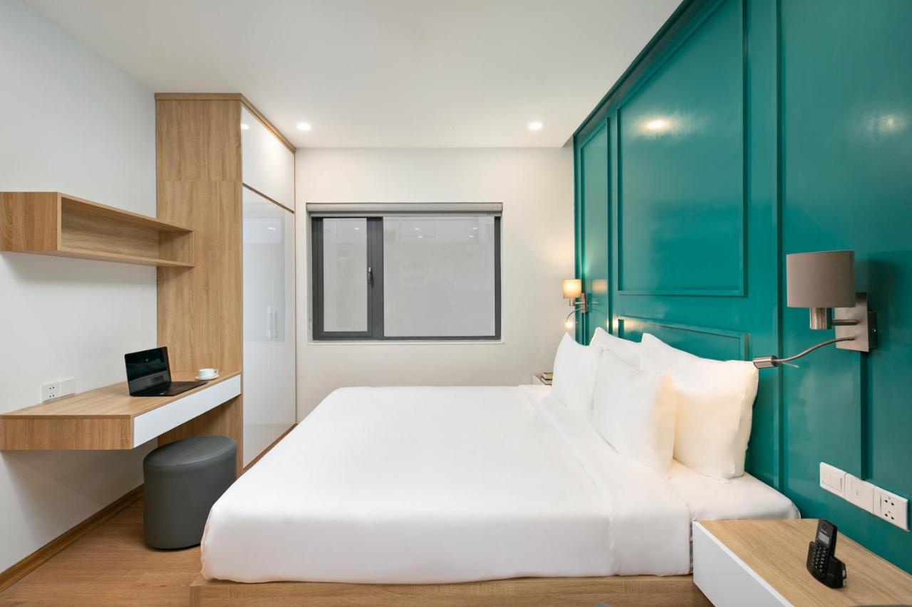Dolphin And Aparthotel
