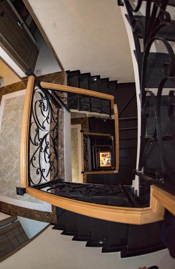 Amora & Aparthotel 3*