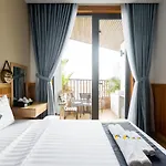 Sea Night Hotel