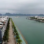 Domo Tuan Chau Hotel