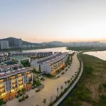 Royal Lotus Ha Long Resort & Villas