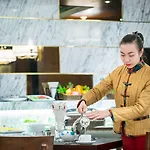 Khách sạn Conifer Grand