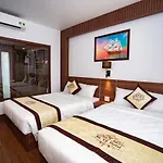 Navy Hotel Ha Long