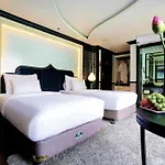Lotus D\'Orient Cruise