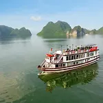 Cozy Bay Cruise