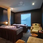 Era Halong Cruise
