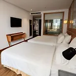 Majestic Premium Hotel