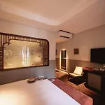 Au Lac Boutique Hotel