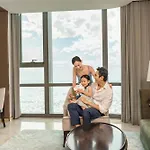 Vinpearl Landmark 81, Autograph Collection