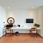 La Maison Starcity 1 Mins Walk To Beach