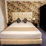 Golden Crown Hotel Saigon