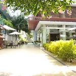 Valley Mountain Hotel