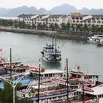 Golden Gem Tuan Chau Hotel