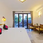 Ruby Hotel