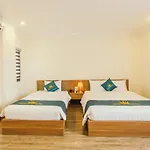 White Crown Hotel