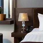 Nolis Hotel